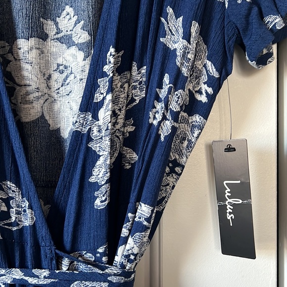 Brand new, never worn, Lulu’s navy blue dress, size Medium - Picture 4 of 8